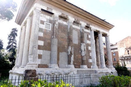 Temple of Portunus, view 5 - Rome Italy - DSC00500