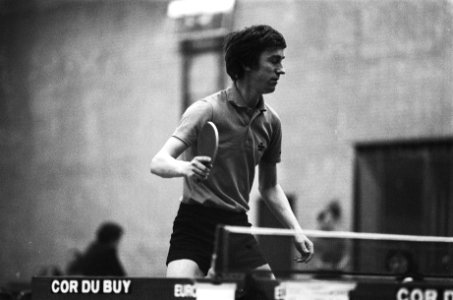 Tafeltennis om NTTB-cup in Huizen Bert van de Helm in actie, Bestanddeelnr 929-5368