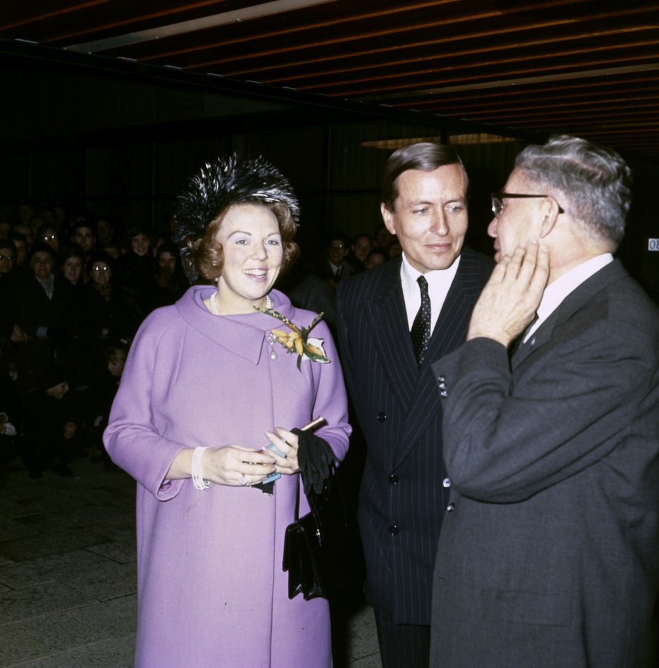 Ten gevolge van ondertrouw HKH Prinses Margriet , feest Doelen, Rotterdam aanko, Bestanddeelnr 254-7958