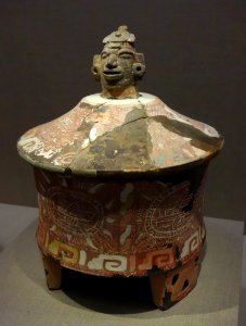 Teotihuacan-influenced cylinder tripod vessel, Mexico or Guatemala, Early Classic Maya, 450-550 AD, earthenware, stucco, pigment - De Young Museum - DSC00575