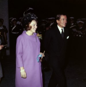 Ten gevolge van ondertrouw HKH Prinses Margriet , feest Doelen, Rotterdam aanko, Bestanddeelnr 254-7954