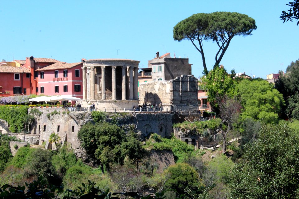 Temples of the acropolis (Tivoli) 2017.1