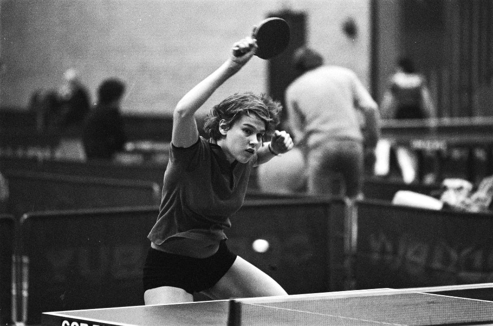 Tafeltennis om NTTB-cup in Huizen Bettine Vriesekoop in actie, Bestanddeelnr 929-5365