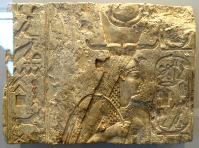 Temple Relief of Queen Arsinoe II, Egypt, Ptolemaic period, after 270 BC, limestone, ochre, charcoal, and Egyptian blue on chalk - Arthur M. Sackler Museum, Harvard University - DSC01456