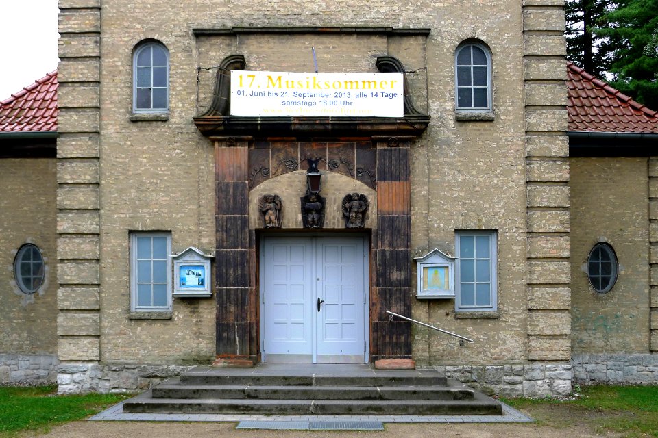 Tabor-Kirche (Rahnsdorf) Portal
