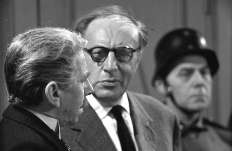 T. V. Spel De Vliegenvanger . Links Joan Remmelts en rechts Johan Fiolet, Bestanddeelnr 912-4475
