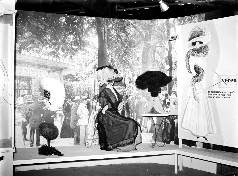 Tentoonstelling De Nederlandse Vrouw . Oude Mode Vrij Volk, Bestanddeelnr 902-9243