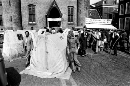 Tentenkamp voor de Ridderzaal, Bestanddeelnr 927-9815