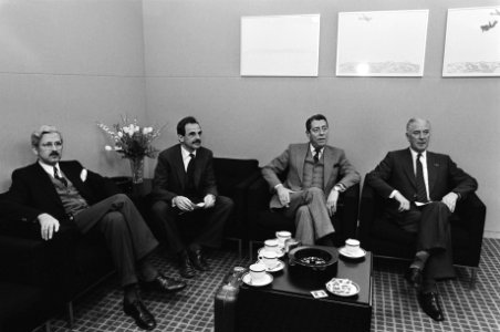 T.J. de Geus, J.J.A. den Haan, G. Wilhelmy Damsté en ds. F. L. van der Bom op Sc, Bestanddeelnr 931-9825