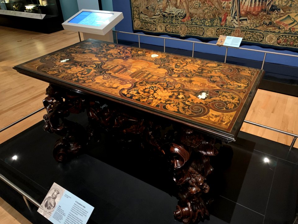 Table Boxwood base with marquetry top by Lucio de Lucci, Venice, 1686-1688, photo 1