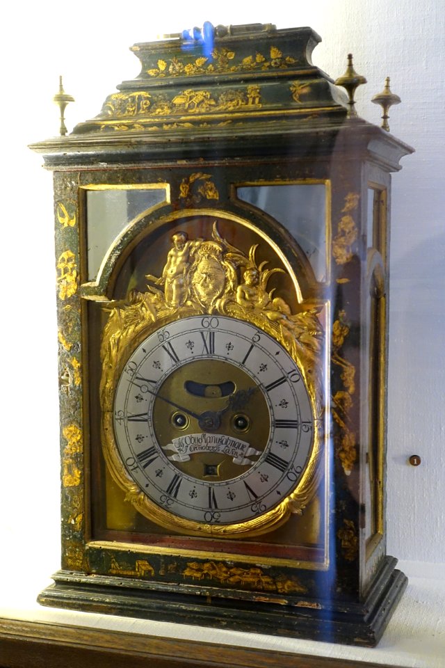 Table clock, made by Oby Manufabrique, Kronoberg County, Smaland, 1740s, varnished wooden case with chinoiserie and recessed mirrors - Nordiska museet - Stockholm, Sweden - DSC09964