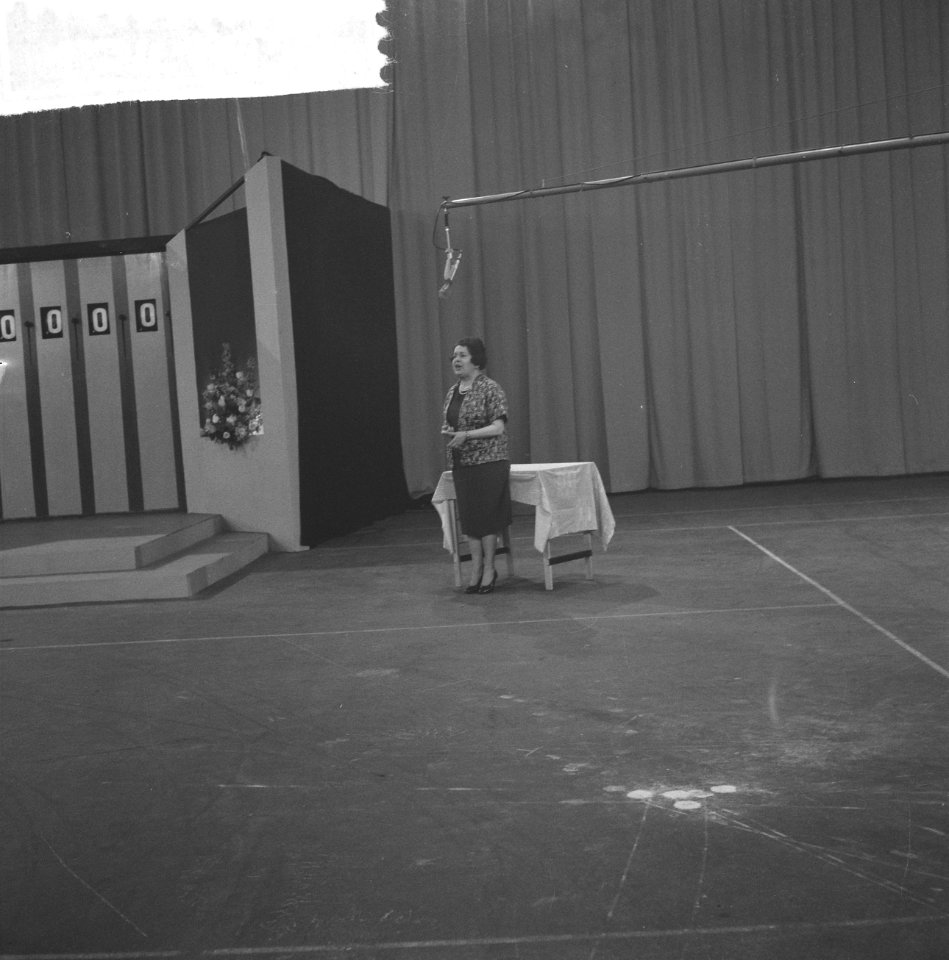 T V toto in de Expohal Julia de Gruyter, Bestanddeelnr 912-4197