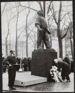 Ter herdenking van de Februaristaking 1941 heeft burgemeester mr. A. d'Ailly een, Bestanddeelnr 076-1287