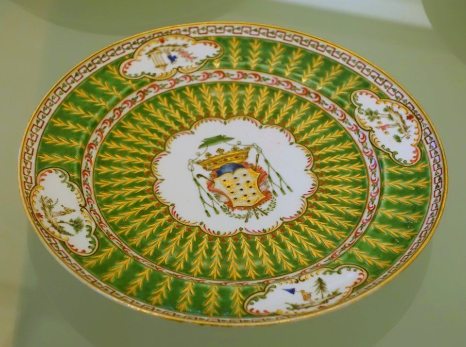 Table set owned by Porto Bishop António de San José de Castro, China, Jiaqing period, c. 1800-1810, porcelain - Museu Nacional de Soares dos Reis - Porto, Portugal - DSC00461