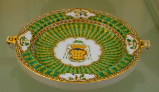 Table set owned by Porto Bishop António de San José de Castro, China, Jiaqing period, c. 1800-1810, porcelain - Museu Nacional de Soares dos Reis - Porto, Portugal - DSC00456