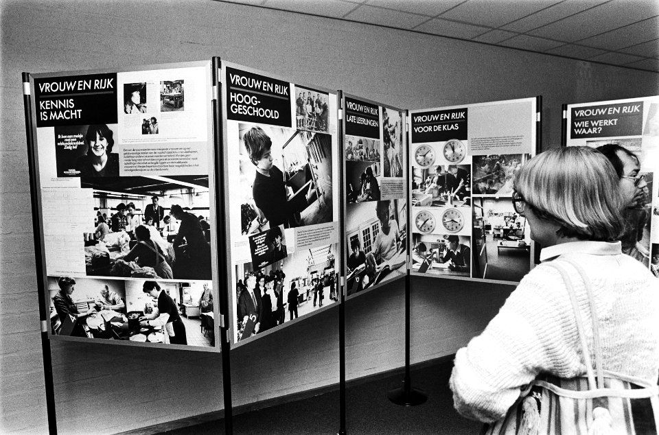 Ter gelegenheid van Internationale Vrouwendag opende staatssecretaris dAncona in, Bestanddeelnr 932-0270