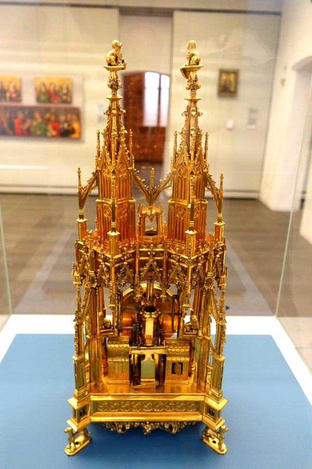 Table clock of Philip the Good, Duke of Burgundy, c. 1430, gilt brass, 2 of 2 - Germanisches Nationalmuseum - Nuremberg, Germany - DSC02894