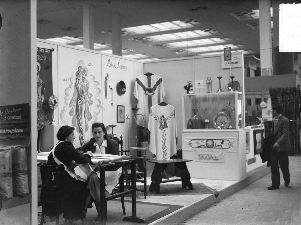 Tentoonstelling Drie Zuilen te Utrecht. Rooms-katholieke stand, Bestanddeelnr 903-9501
