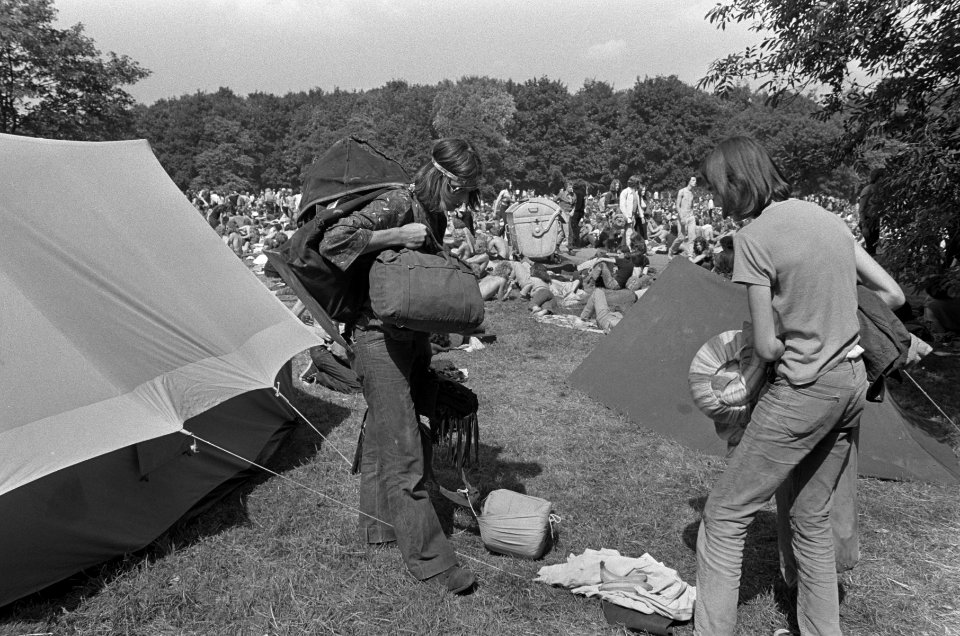 Tentenkamp voor de festivalbezoekers aan de rand van het Kralingse Bos, Bestanddeelnr 923-6278