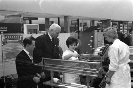 Tentoonstelling 3xA te Enschede, Bestanddeelnr 914-2255