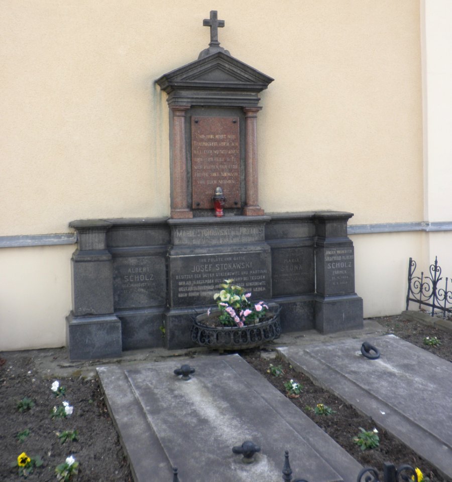 Třebovice Stonawsky family grave