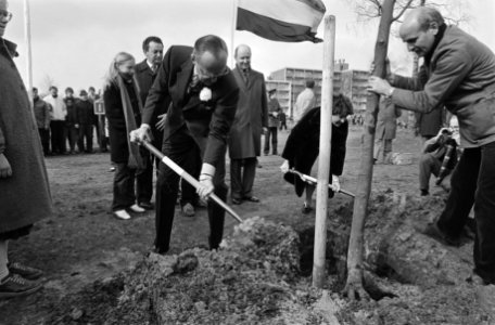 T.g.v. 25e boomfeestdag hebben Prinses Margriet en Prins Bernhard een herdenking, Bestanddeelnr 931-3798