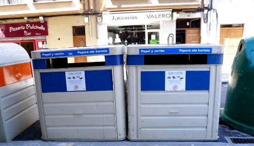 Tafalla - Contenedores de reciclaje 01