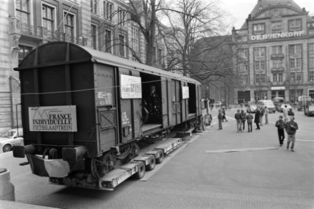 Ter gelegenheid van Fietsvakantiebeurs staat er op het Beursplein een Fietsslaap, Bestanddeelnr 933-2916
