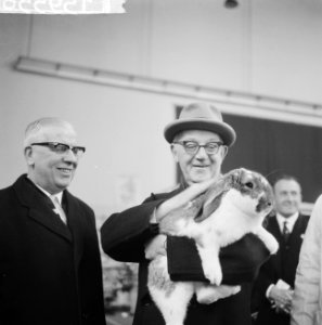 Tentoonstelling Avicultura geopend in Houtrusthallen te Den Haag , burgemeeste, Bestanddeelnr 915-9556
