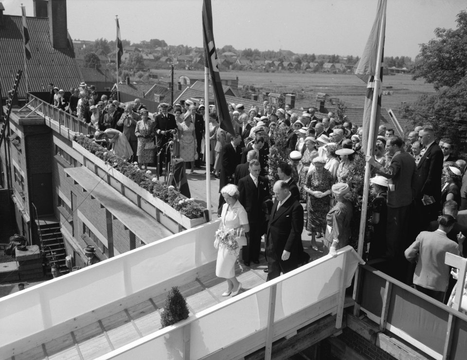 Tewaterlating van de Prinses Irene door Hare Koninklijke Hoogheid Prinses Iren, Bestanddeelnr 909-7061