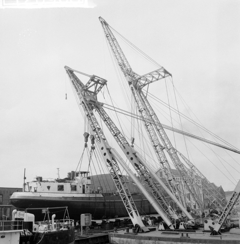Tewaterlating van tanker Vlieland, Bestanddeelnr 912-6908