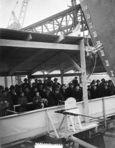 Tewaterlating Van Linschoten bij RDM voor KPM Rotterdam, Bestanddeelnr 905-5003