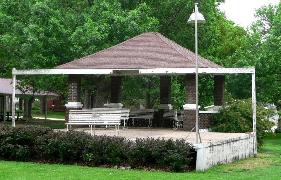 Table Rock, NE public square park bandstand (2)