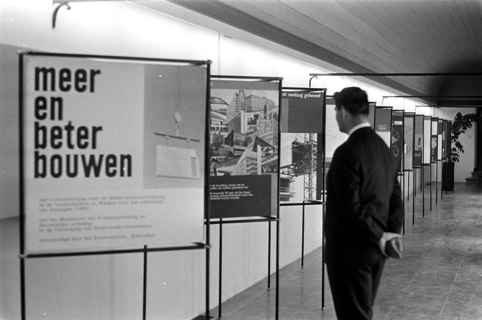 Tentoonstelling 'Meer en beter bouwen' in de Academie van Bouwkunst te Amsterdam, Bestanddeelnr 920-3651
