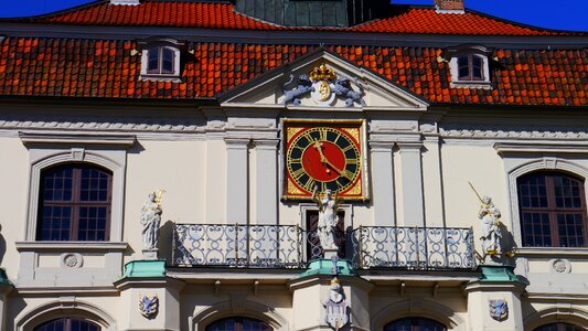 Rathaus-watch germany facade