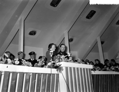 Tewaterlating Vassim door Prinses Beatrix bij NDSM, Bestanddeelnr 906-9376