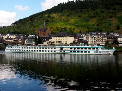 Switzerland, ENI 07001515 on the Moselle river, photo 3