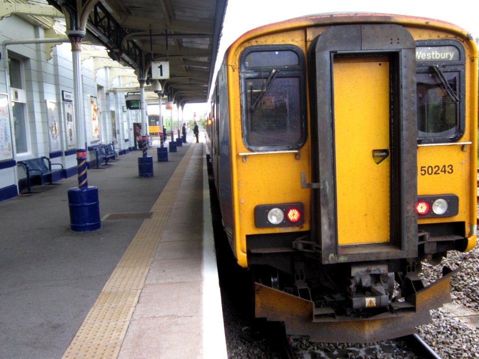 Swindon railway station