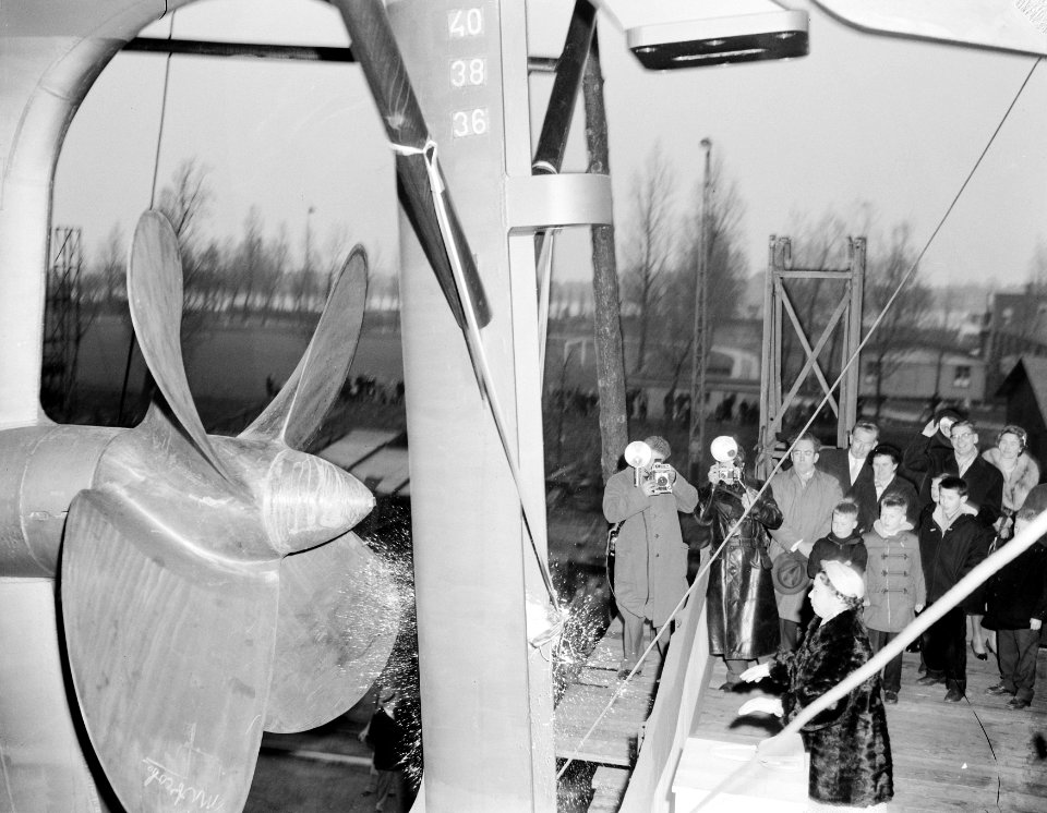 Tewaterlating veerpont Ms. Prinses Beatrix te Kinderdijk, Bestanddeelnr 909-1300