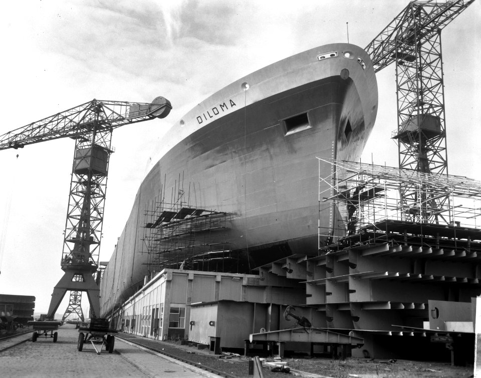 Tewaterlating bij NDSM motortankschip Diloma vrijdag a.s. 63.400 ton (grootste t, Bestanddeelnr 918-3289