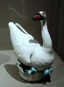 Swans, 2 of 2, Johann Joachim Kaendler, Meissen Porcelain Factory, c. 1747, hard-paste porcelain - Wadsworth Atheneum - Hartford, CT - DSC05207