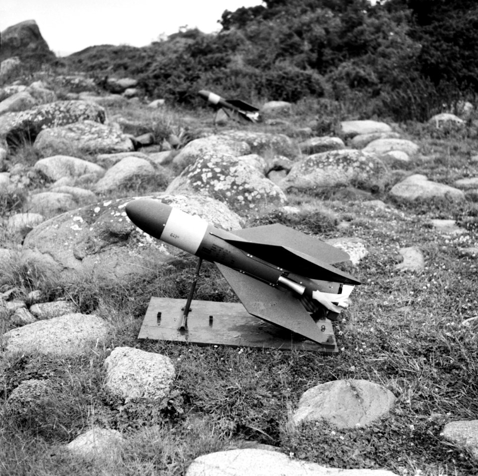 Swedish Navy tests the Nord Aviation SS.11 in 1958 V17007
