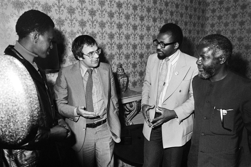 SWAPO-del ontvangen op Bi Za vlnr VdStoel,,Katjavivi, Pronk, Mueskiange (s, Bestanddeelnr 928-7942
