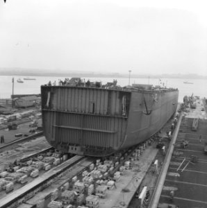 Tewaterlating deel van een schip bij Verolme, Bestanddeelnr 912-0851