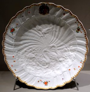 Swan Service dish, Johann Joachim Kaendler, Meissen Porcelain Factory, c. 1737, hard-paste porcelain - Wadsworth Atheneum - Hartford, CT - DSC05213