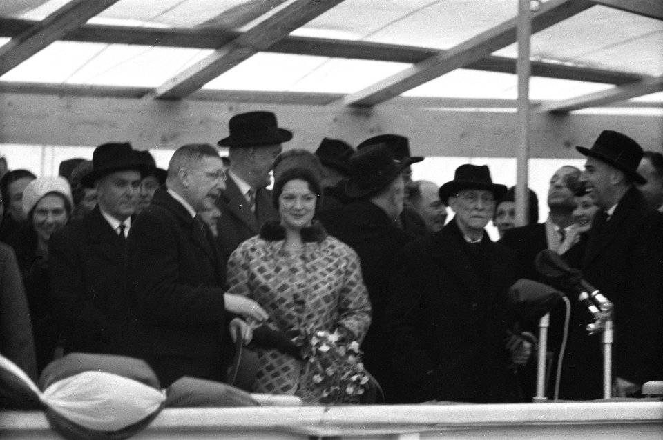 Tewaterlating door Prinses Irene van de Ondina bij de RDM, Bestanddeelnr 912-0757