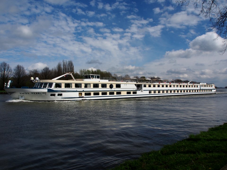 Swiss Pearl (ship, 1993) Amsterdam Rijnkanaal pic1