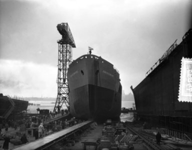 Tewaterlating motortankschip Koningswaard NDSM Amsterdam, Bestanddeelnr 907-5893