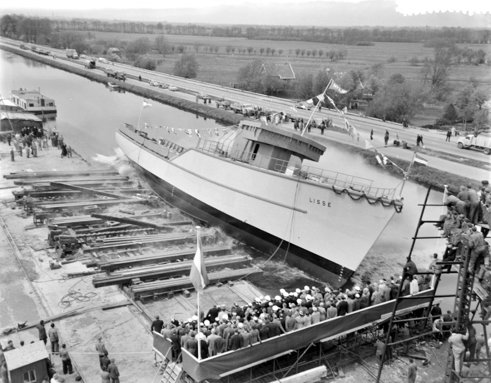 Tewaterlating mijnenveger Lisse (te Westbroek Smits scheepswerf ), Bestanddeelnr 907-7685