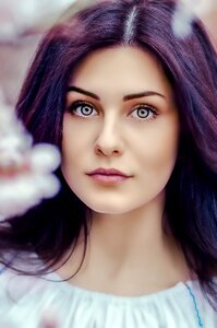 Manuplation flowers beautiful girl